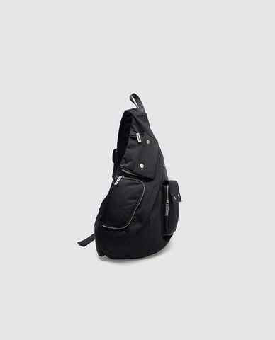  URBAN REVIVO - Túi đeo chéo nữ phối zip Multi Pocket 