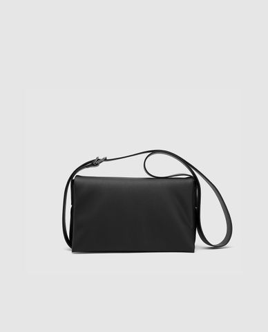  URBAN REVIVO - Túi đeo chéo unisex phom chữ nhật hiện đại 