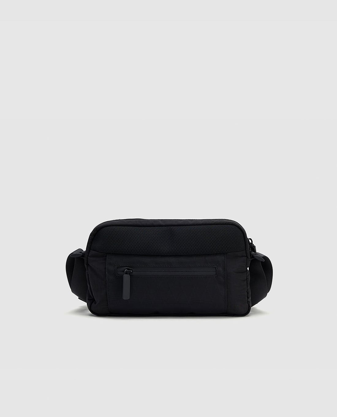 URBAN REVIVO - Túi đeo chéo unisex phom chữ nhật hiện đại