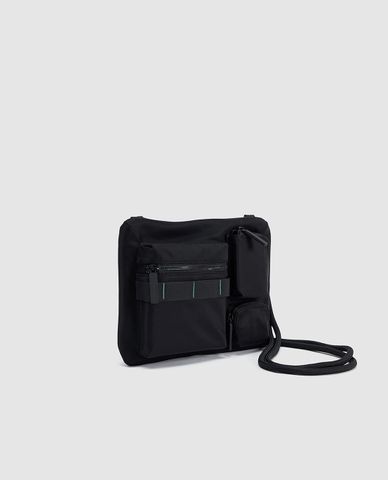  URBAN REVIVO - Túi đeo chéo nam phom chữ nhật 