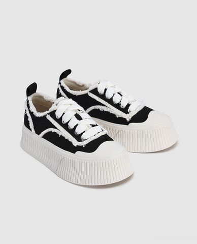  URBAN REVIVO - Giày sneakers nữ cổ thấp mũi tròn hiện đại 