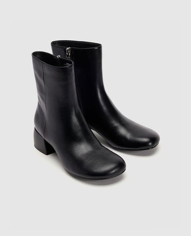  URBAN REVIVO - Giày boots nữ đế vừa cổ cao cá tính 