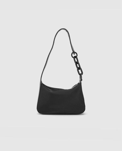  URBAN REVIVO - Túi đeo vai nữ hình thang phối dây xích hiện đại 