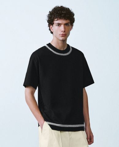  URBAN REVIVO - Áo thun nam cổ tròn tay ngắn Straight Cut 