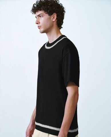  URBAN REVIVO - Áo thun nam cổ tròn tay ngắn Straight Cut 