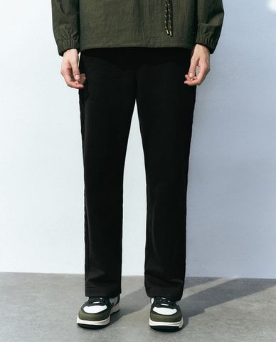  URBAN REVIVO - Quần nam ống đứng lưng thun phối dây rút Straight 