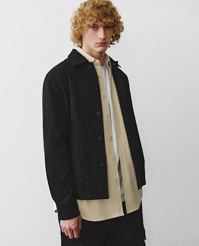  URBAN REVIVO - Áo khoác sơ mi nam cổ bẻ tay dài Button Up Straight 