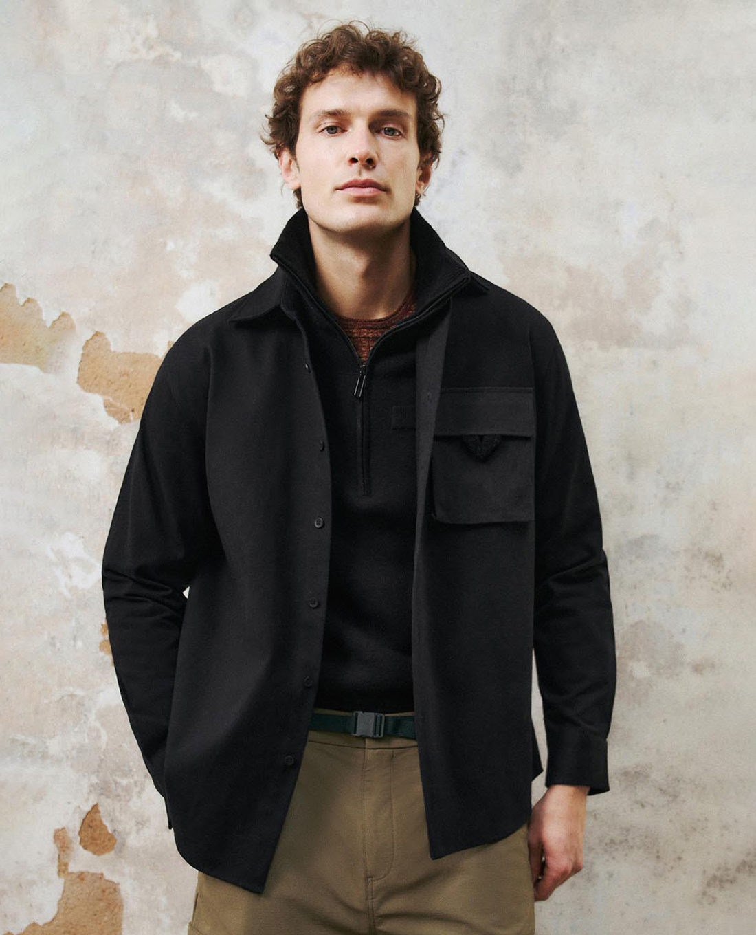 URBAN REVIVO - Áo sơ mi nam cổ bẻ tay dài hiện đại