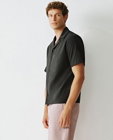  URBAN REVIVO - Áo sơ mi nam cổ bẻ tay ngắn Lapel 