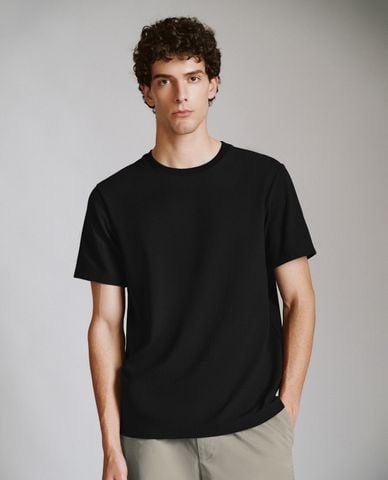  URBAN REVIVO - Áo thun nam cổ tròn tay ngắn năng động Straight 