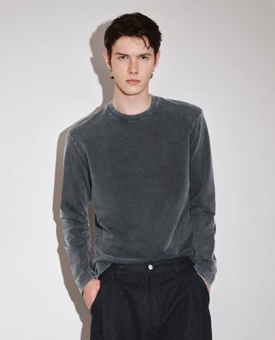  URBAN REVIVO - Áo thun nam cổ tròn tay dài trẻ trung 