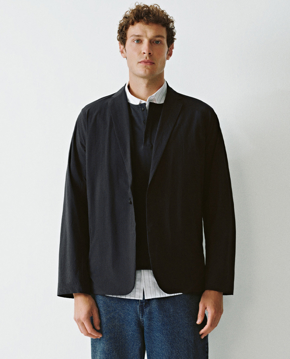 URBAN REVIVO - Áo khoác blazer nam cổ V tay dài Notched