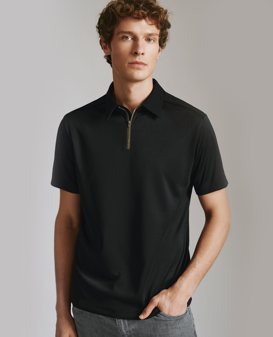 URBAN REVIVO - Áo polo nam cổ bẻ tay ngắn phối khoá zip Half Placket