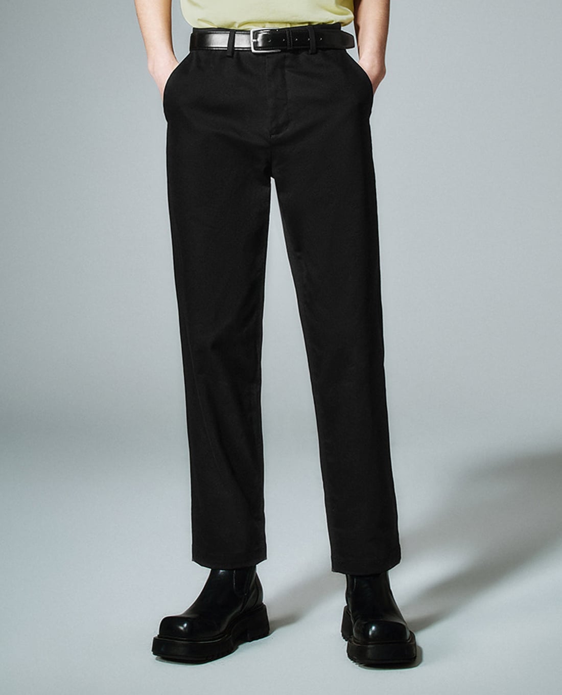 URBAN REVIVO - Quần nam ống đứng thanh lịch