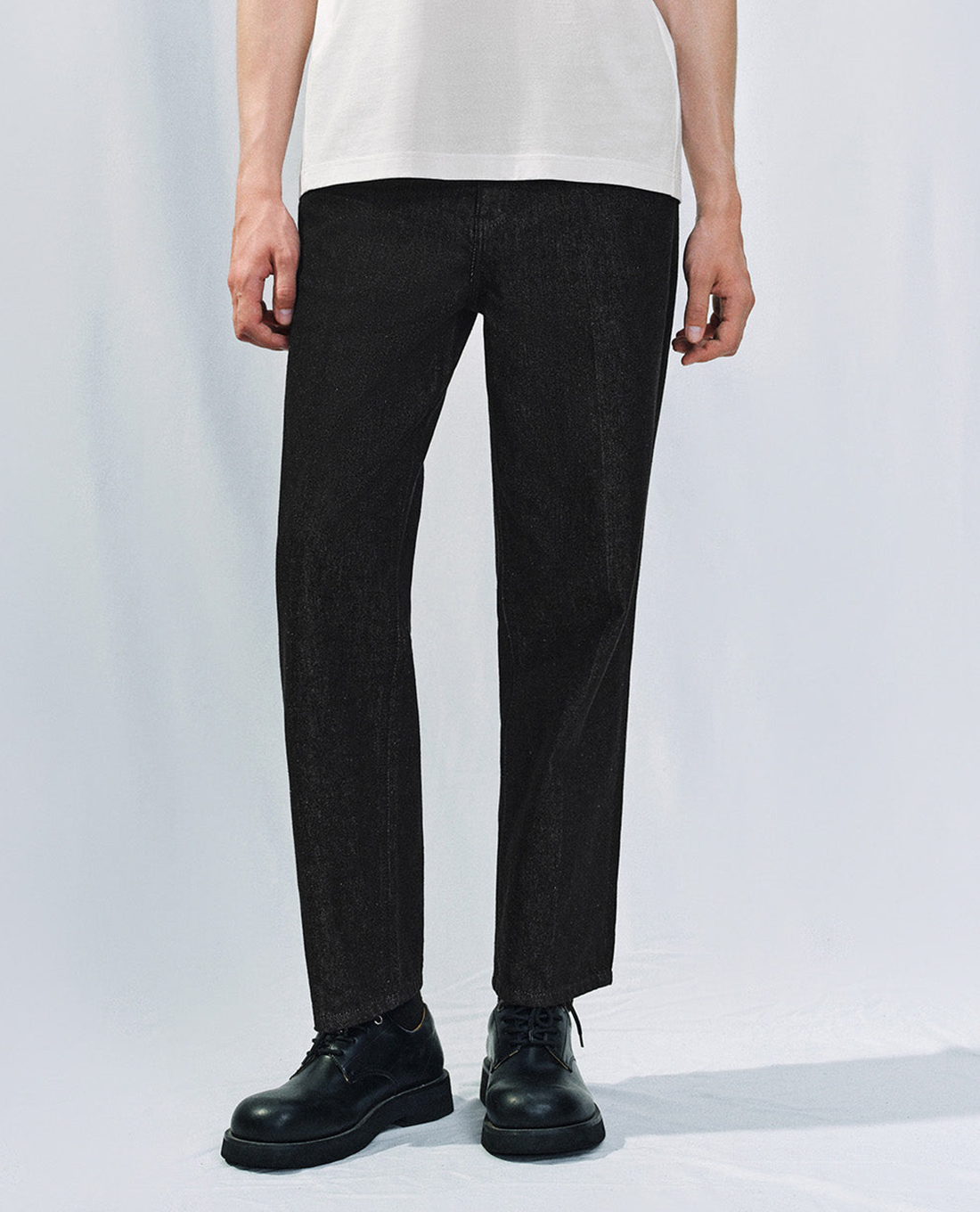 URBAN REVIVO - Quần jeans nam ống đứng Straight