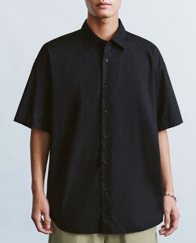  URBAN REVIVO - Áo sơ mi nam cổ bẻ tay ngắn Button Up Straight 