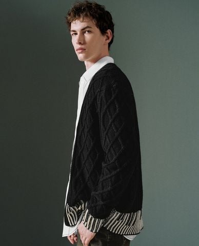  URBAN REVIVO - Áo khoác cardigan nam hiện đại 