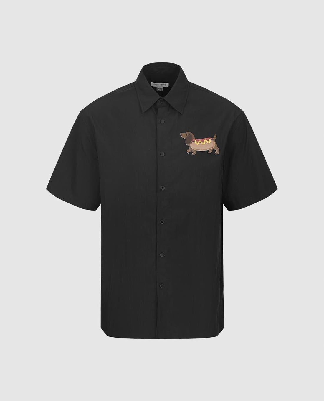 URBAN REVIVO - Áo sơ mi nam cổ bẻ tay ngắn phối hình