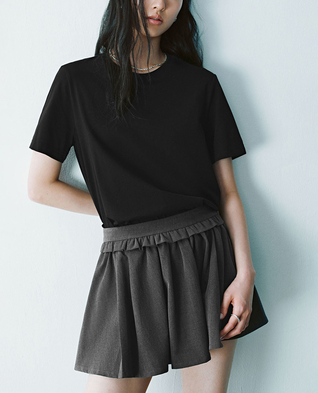 URBAN REVIVO - Áo thun nữ cổ tròn tay ngắn