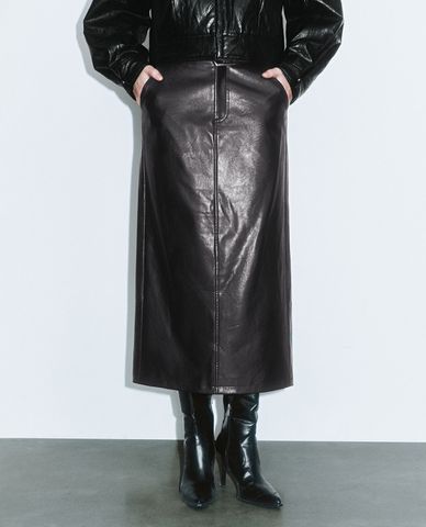  URBAN REVIVO - Chân váy phom suông midi lưng cao Leather 