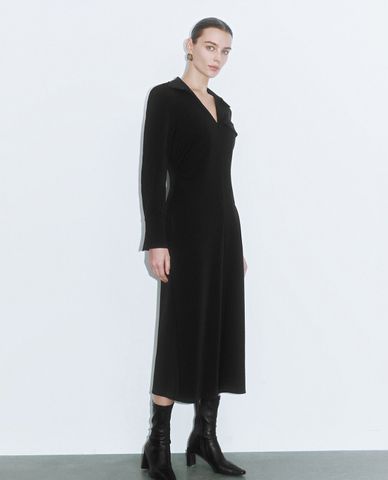  URBAN REVIVO - Đầm midi phom suông cổ V tay dài phối zip Straight 