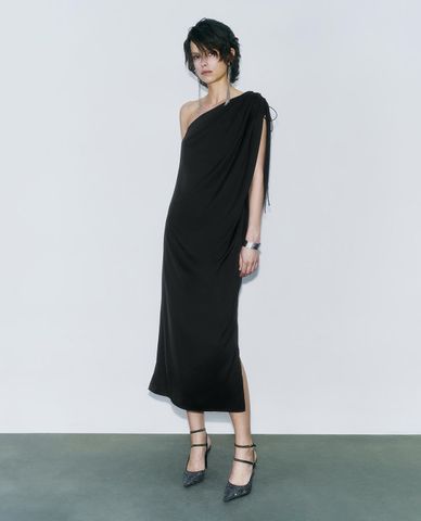  URBAN REVIVO - Đầm trễ vai midi thời thượng 