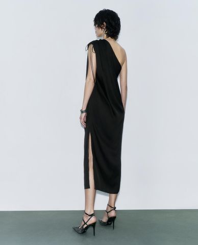  URBAN REVIVO - Đầm trễ vai midi thời thượng 