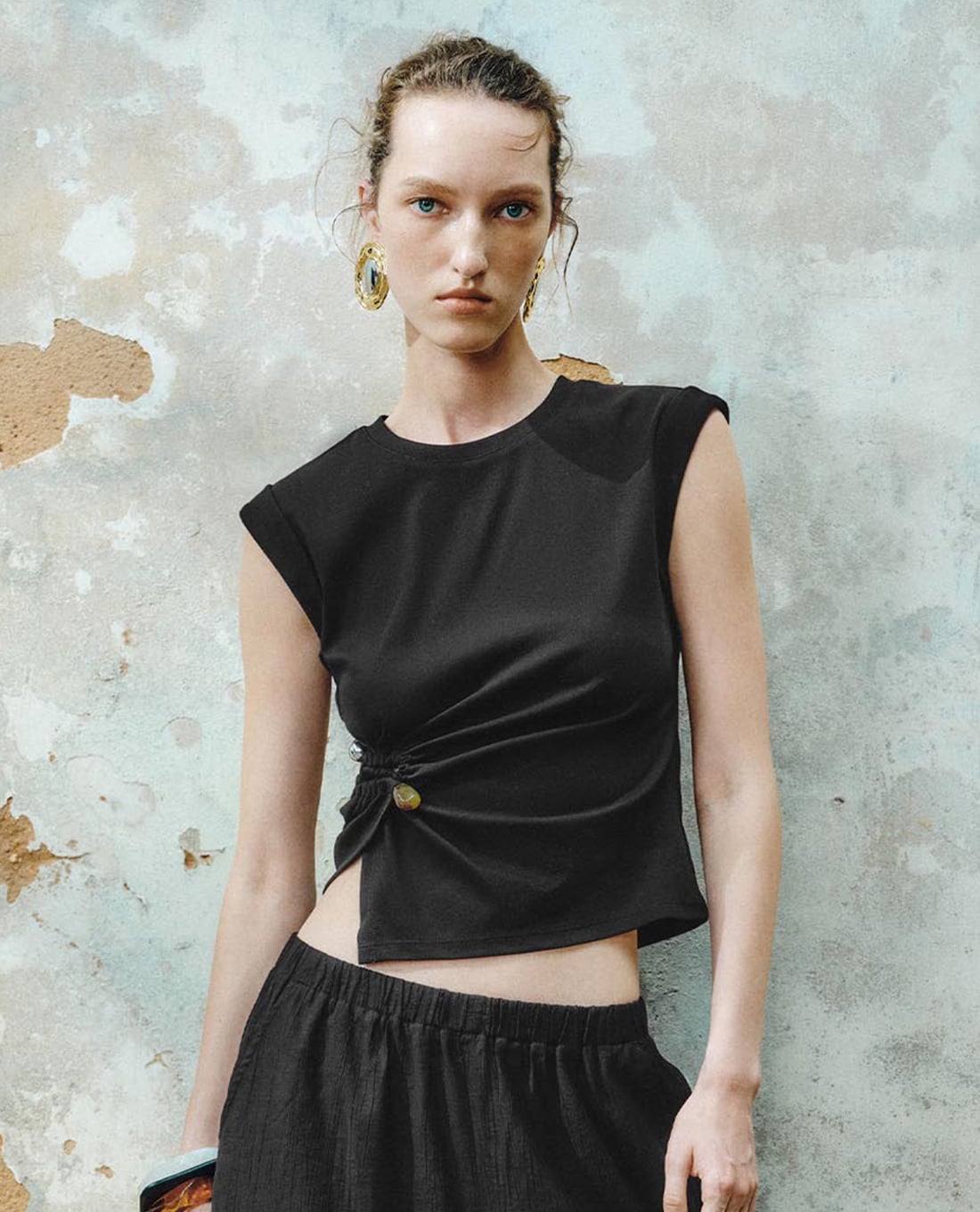 URBAN REVIVO - Áo sát nách nữ cổ tròn nhún eo