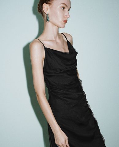  URBAN REVIVO - Áo hai dây nữ xếp li Cowl Neck Cami 