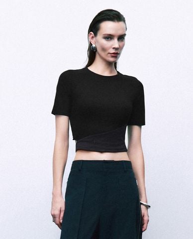  URBAN REVIVO - Áo croptop nữ cổ tròn tay ngắn 