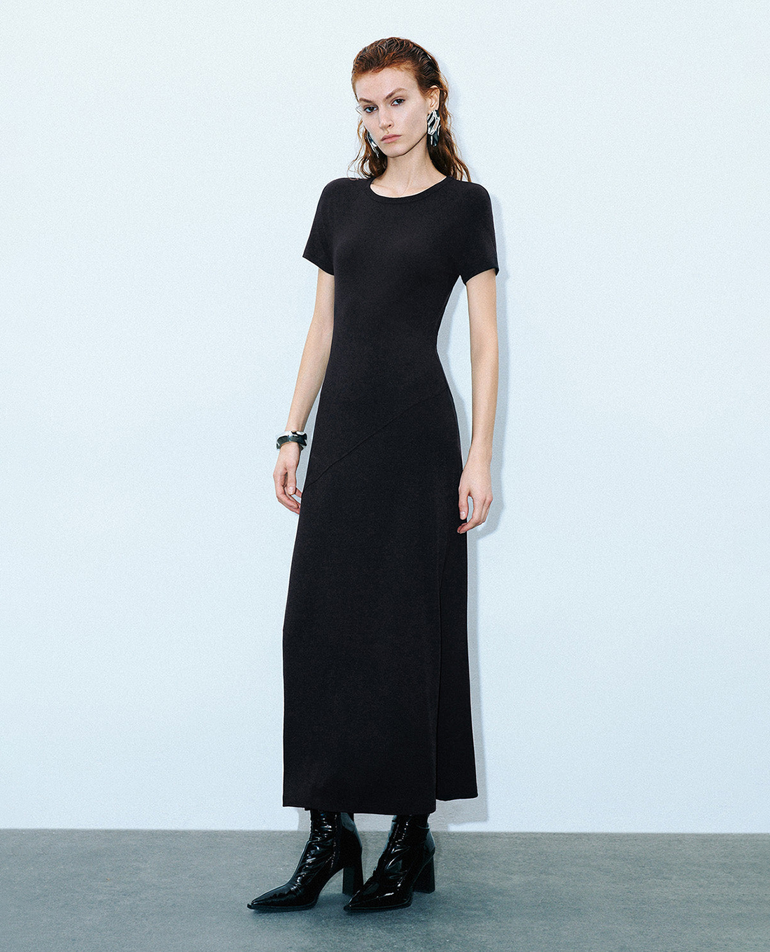 URBAN REVIVO - Đầm midi cổ tròn dáng suông thanh lịch