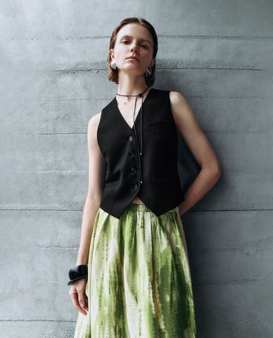  URBAN REVIVO - Áo khoác gilet nữ cổ V thanh lịch 