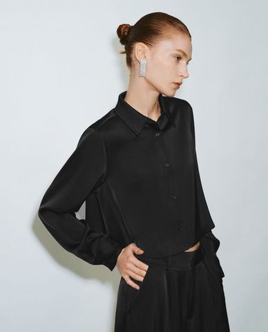  URBAN REVIVO - Áo sơ mi nữ cổ bẻ tay dài phom croptop Button Up Straight 