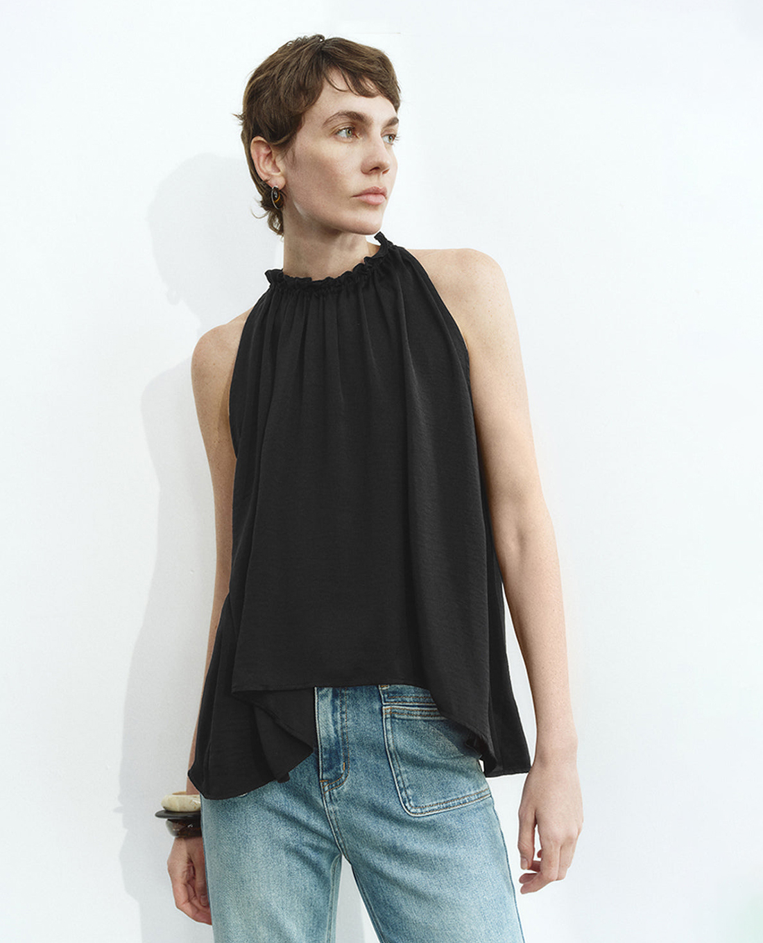 URBAN REVIVO - Áo kiểu nữ xếp nếp hiện đại