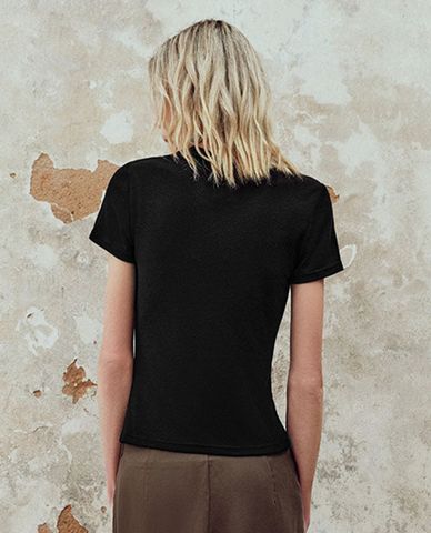  URBAN REVIVO - Áo thun nữ cổ tròn tay ngắn 