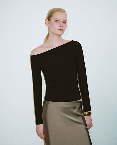  URBAN REVIVO - Áo trễ vai nữ phom ôm thời thượng 