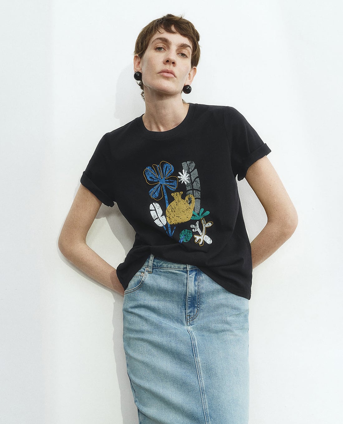 URBAN REVIVO - Áo thun nữ cổ tròn tay ngắn trẻ trung