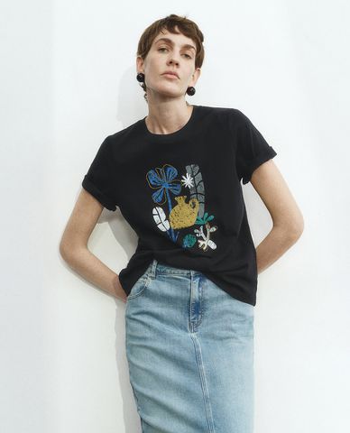  URBAN REVIVO - Áo thun nữ cổ tròn tay ngắn trẻ trung 