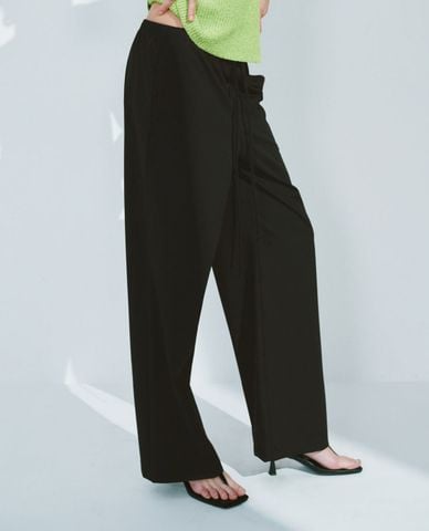  URBAN REVIVO - Quần nữ ống rộng lưng thun cá tính 