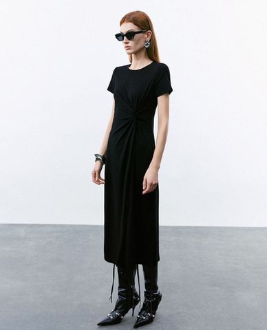  URBAN REVIVO - Đầm midi chữ A cổ tròn tay ngắn Twist 