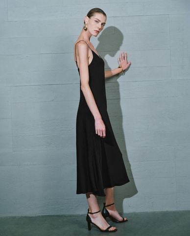  URBAN REVIVO - Đầm hai dây midi phom suông V-Neck A-Line Cami 