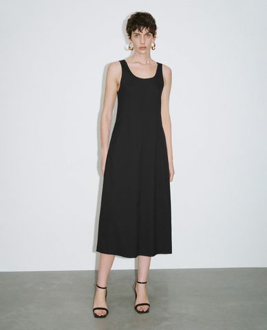  URBAN REVIVO - Đầm sát nách cổ U phom suông A-Line 