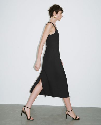  URBAN REVIVO - Đầm sát nách cổ U phom suông A-Line 