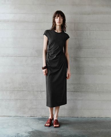  URBAN REVIVO - Đầm midi cổ tròn tay ngắn trẻ trung 