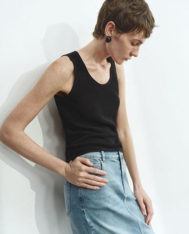  URBAN REVIVO - Áo ba lỗ nữ dệt kim cổ tròn thời trang 