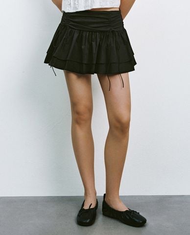  URBAN REVIVO - Chân váy xếp tầng mini Raw Edge Tiered 