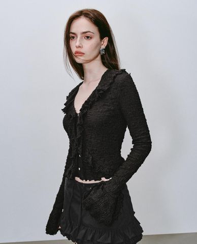  URBAN REVIVO - Áo kiểu nữ cổ V tay dài phom ôm Ruffle 