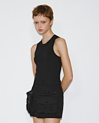  URBAN REVIVO - Đầm sát nách mini phối túi hộp 