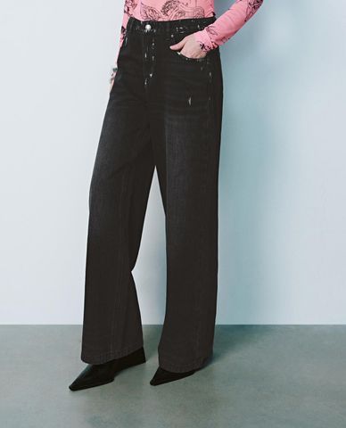  URBAN REVIVO - Quần jeans nữ ống rộng trẻ trung 