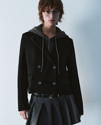  URBAN REVIVO - Áo khoác blazer nữ cổ V tay dài phối mũ hiện đại 